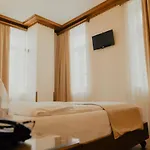 Hotel Argjiro