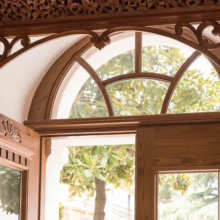 Argjiro 4* ジロカストラ