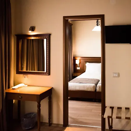 Argjiro ジロカストラ