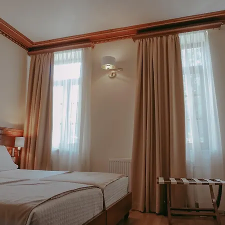 Hotel Argjiro
