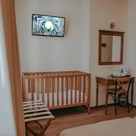 ホテル Argjiro ジロカストラ