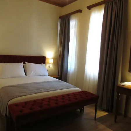 Hotel Argjiro 4*