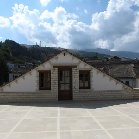 מלון Argjiro Gjirokastër