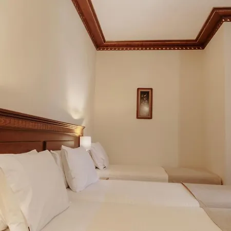 Hotel Argjiro 4*