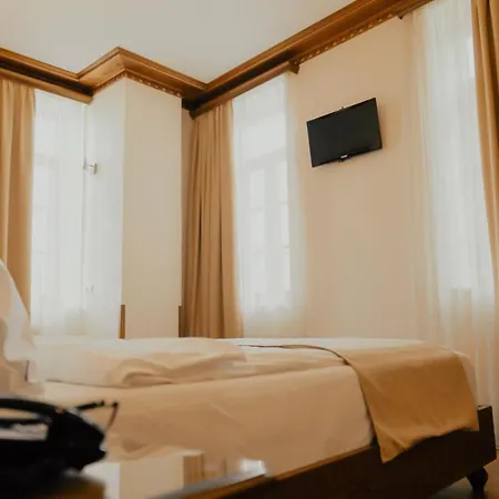 Hotel Argjiro